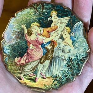Vintage Stratton Romantic Sermon Makeup Compact